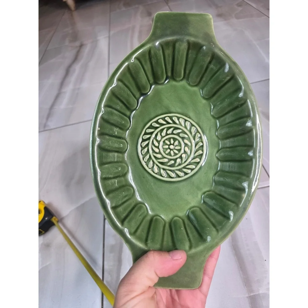 Savinio Designs Green Stoneware Oval Baking Medallion Casserole Pan 10.5in S4